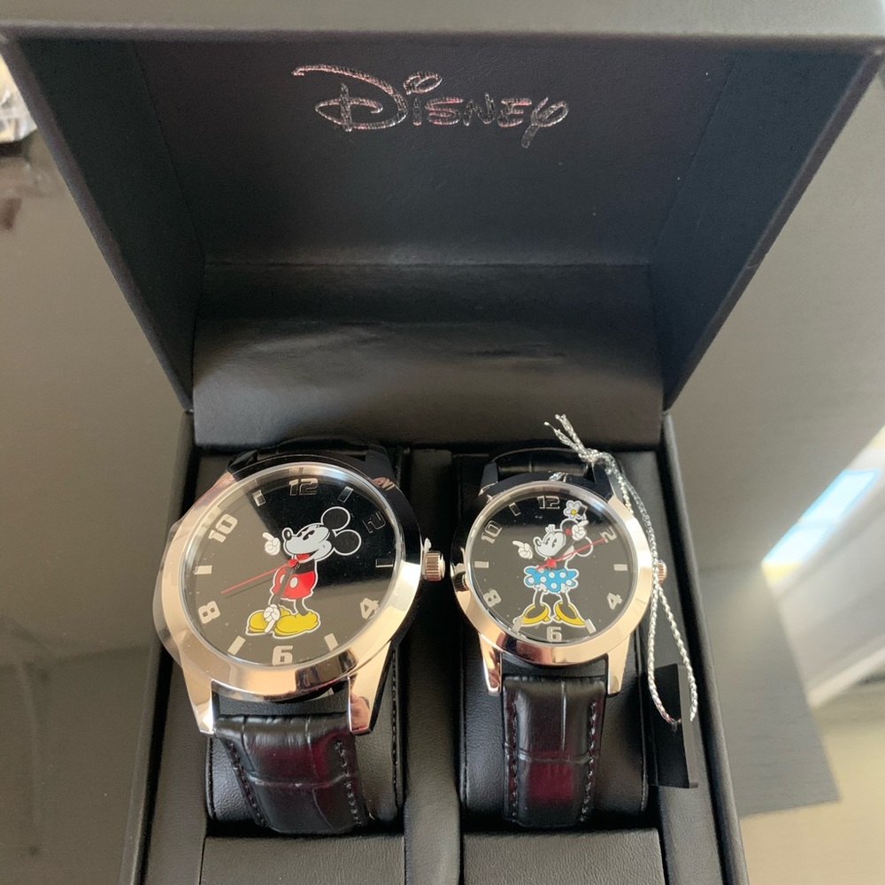 NWT DISNEY Mickey & Minnie Leather Watch Box Set